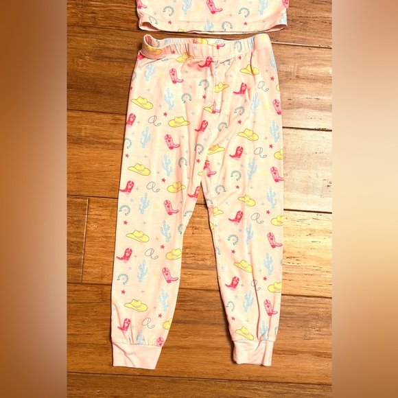 MAGNETIC ME Not My First Rodeo Pajama Set - Picture 5 of 7